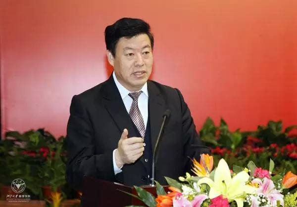 王安_副本.jpg